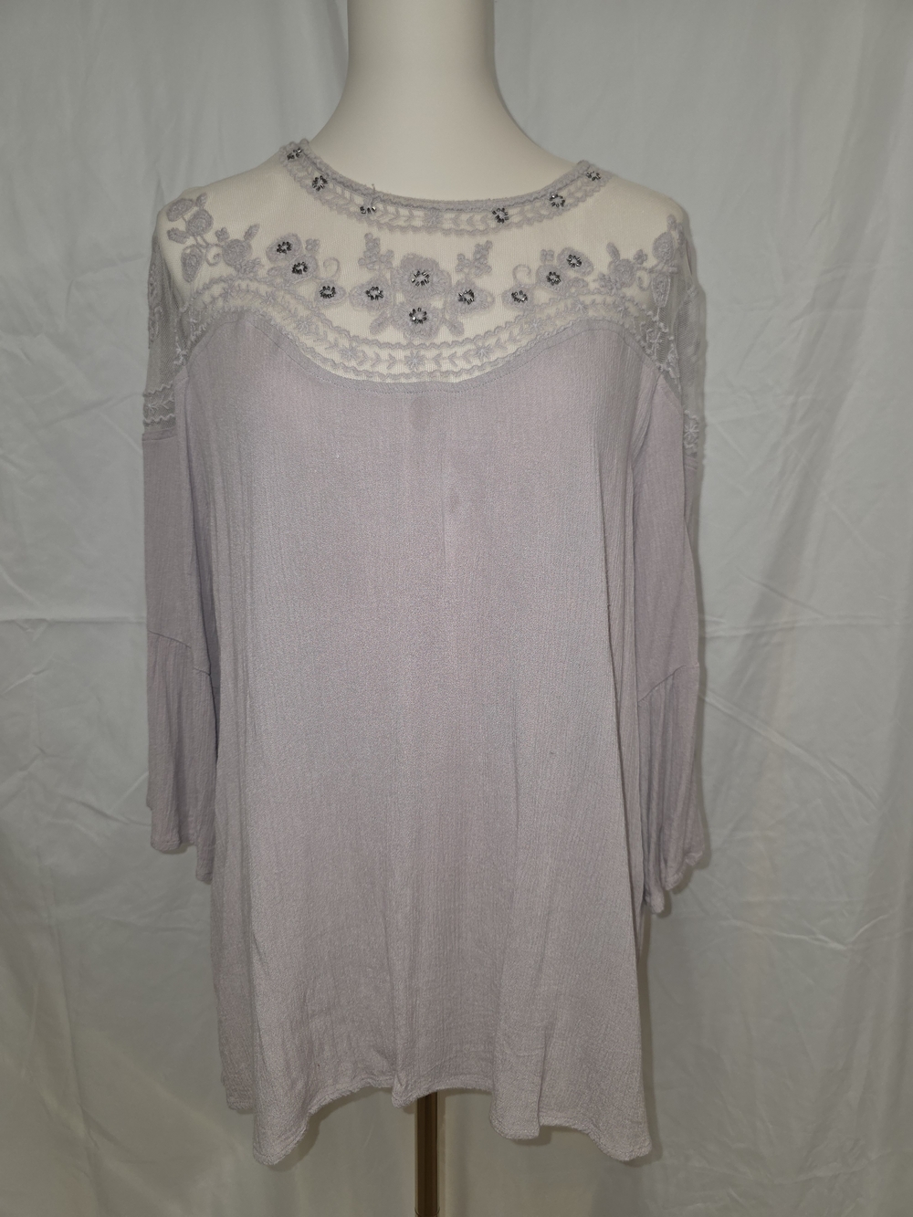 Socialite Lavender Lace Yoke Knit Top Large
